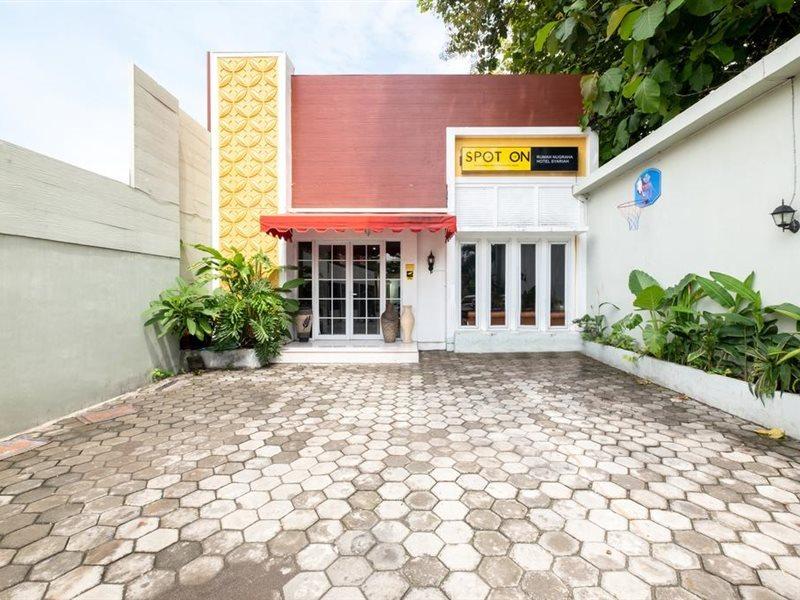 Spot On 2419 Rumah Nugraha Hotel Syariah Yogyakarta Exterior foto